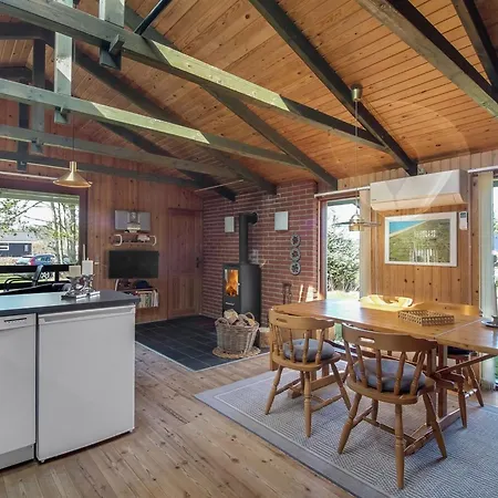 Conradine - 500m From The Sea By Interhome *